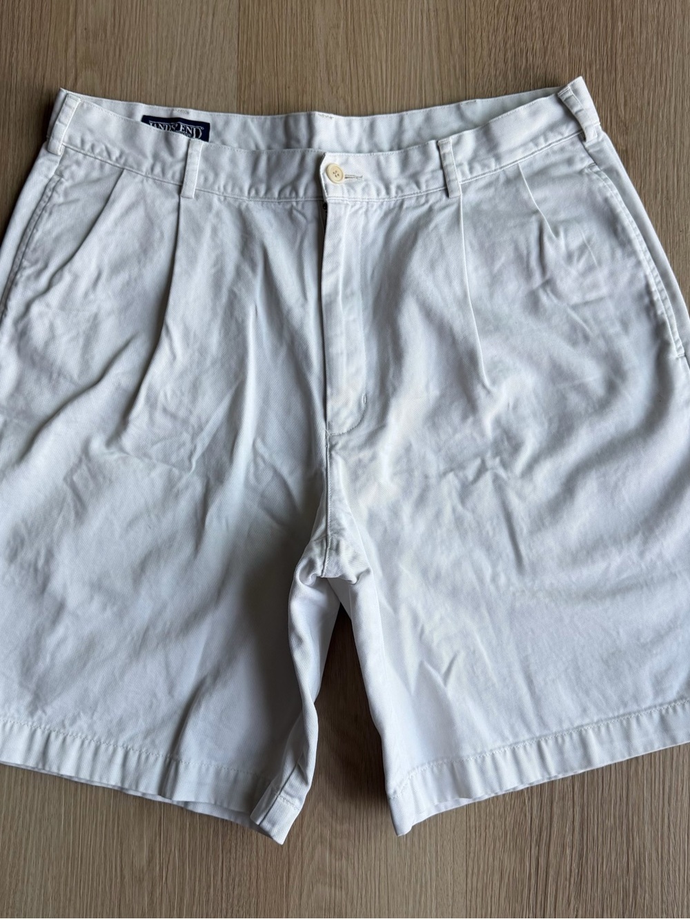 Lands' End White Men’s Flat Front Shorts Size 34